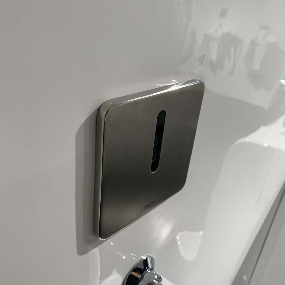 Van xả tiểu TOTO TTUE602AN cảm ứng dùng điện - 2
