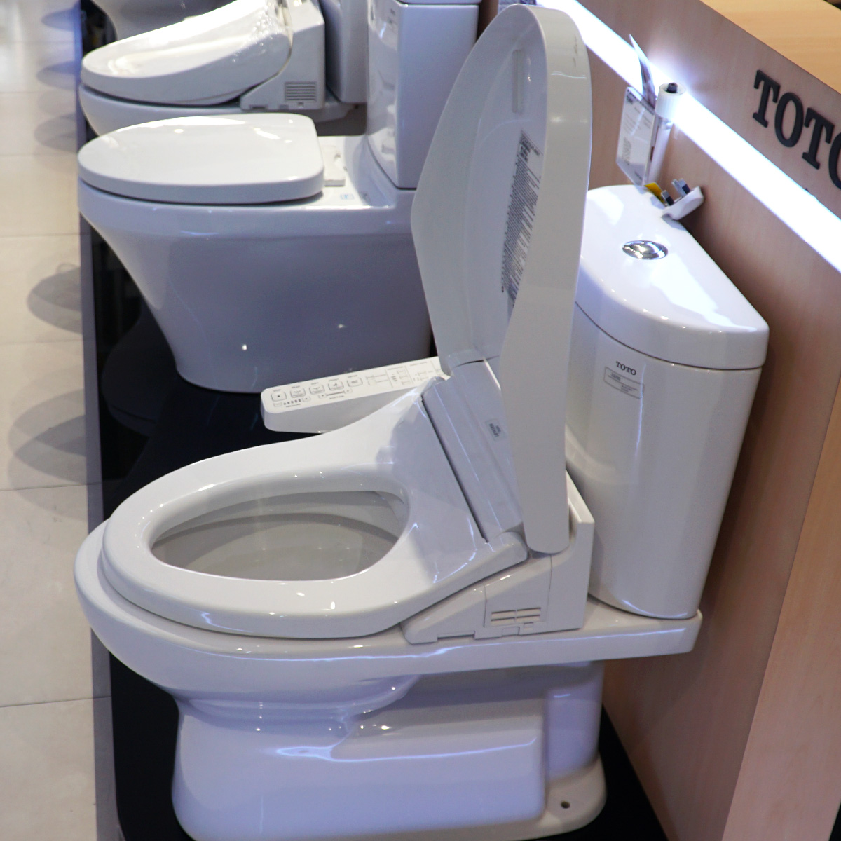 Bồn cầu TOTO CS325DRW16 2 khối nắp điện tử Washlet C2 TCF23410AAA - 6