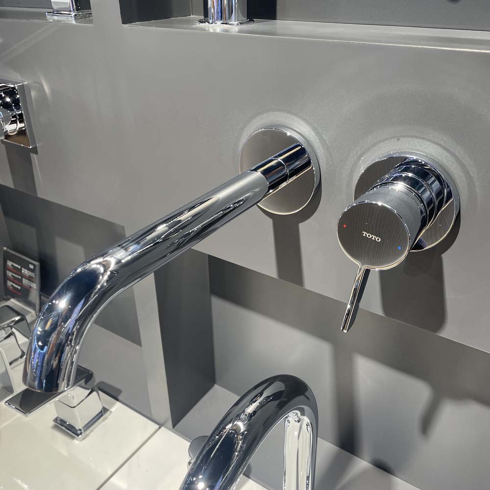 Vòi lavabo nóng lạnh TOTO TLG11308BA (TLG11308B) gắn tường GF Series - 2