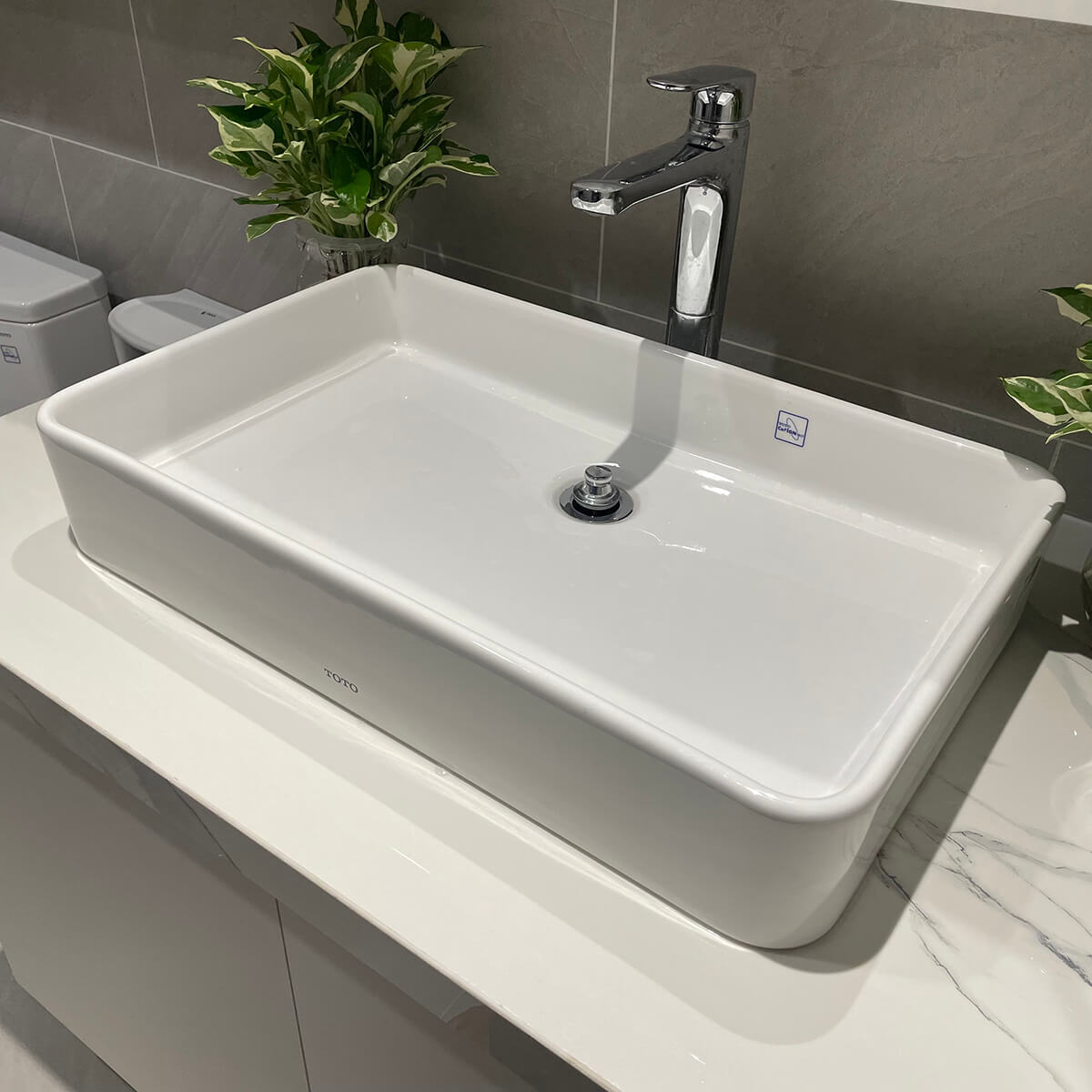Chậu rửa lavabo đặt bàn TOTO LT952 - 14