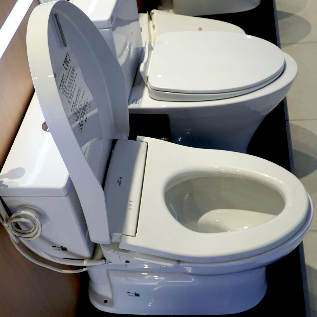 Bồn cầu TOTO CS302DW11 2 khối nắp điện tử Washlet S7 TCF4911Z - 7
