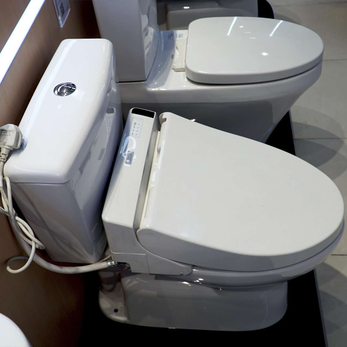 Bồn cầu nắp rửa điện tử TOTO CS300DRW6 - 3
