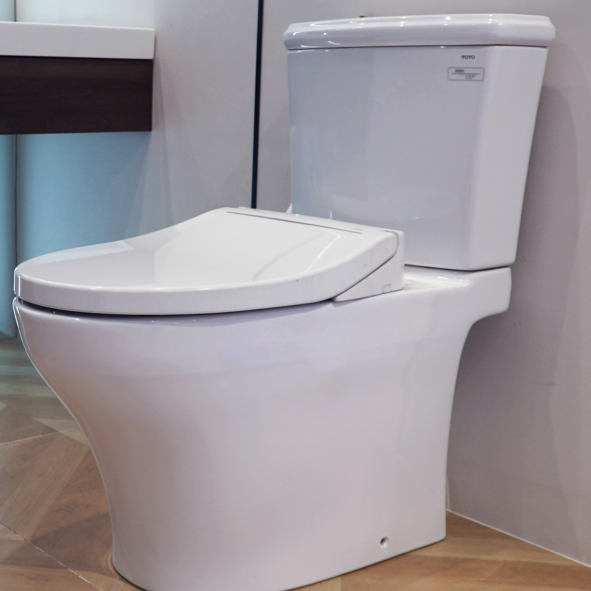 Bồn cầu TOTO CS986GE2 2 khối nắp rửa cơ TCW07S - 2
