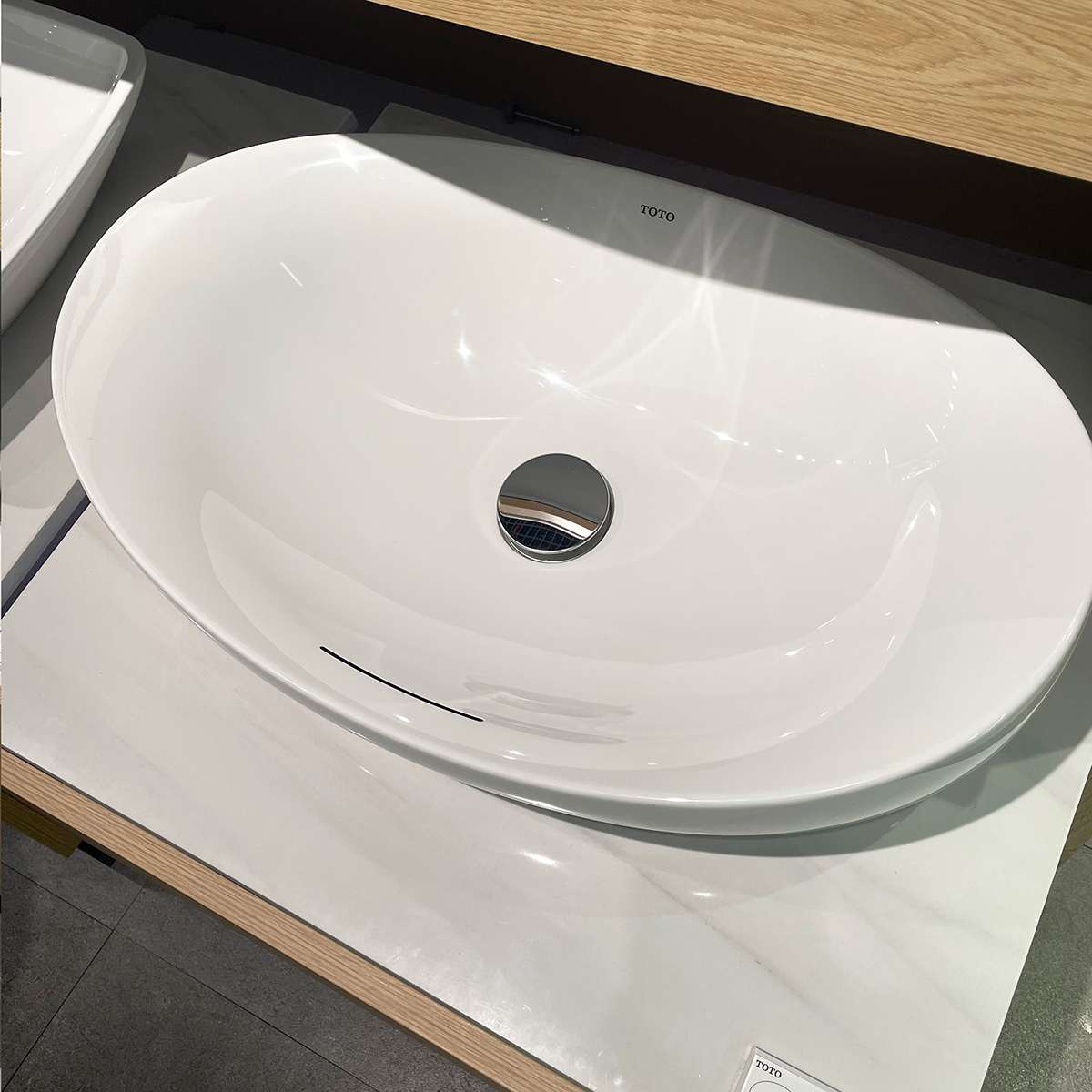 Chậu lavabo đặt bàn Galalato TOTO PJS01WE#GW (PJS01WEGW) trắng bóng - 4