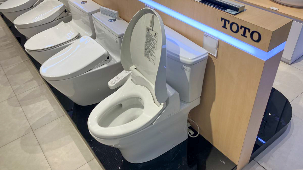 Bồn cầu TOTO CS986GW18 2 khối nắp điện tử TCF23710AAA Washlet C2 cơ bản - 9