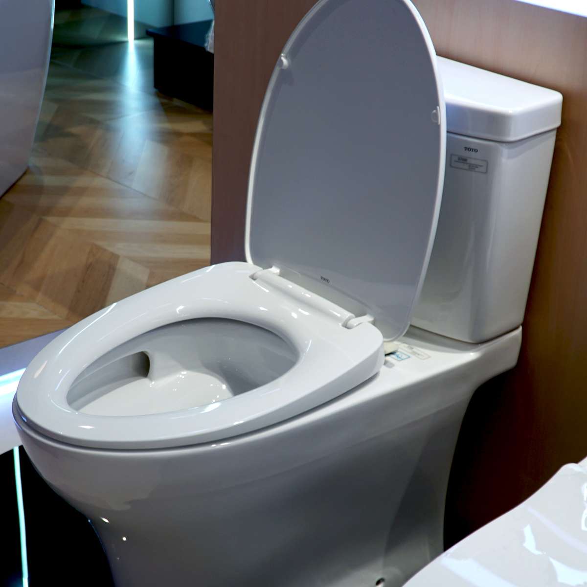 Bồn cầu 2 khối TOTO CS769DRT10 nắp đóng êm TC395VS - 6