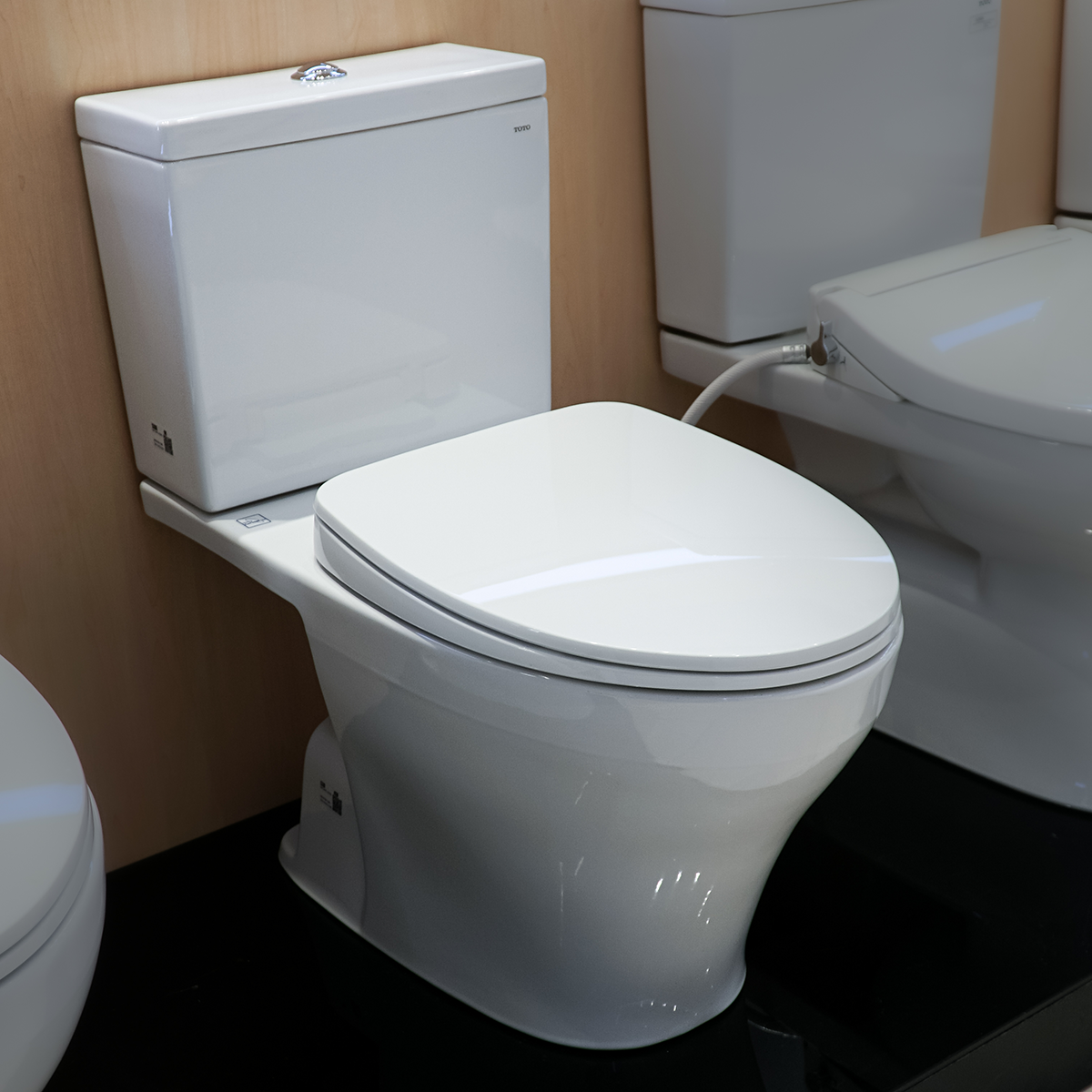 Bồn cầu 2 khối TOTO CS326DT10 nắp đóng êm TC395VS - 10