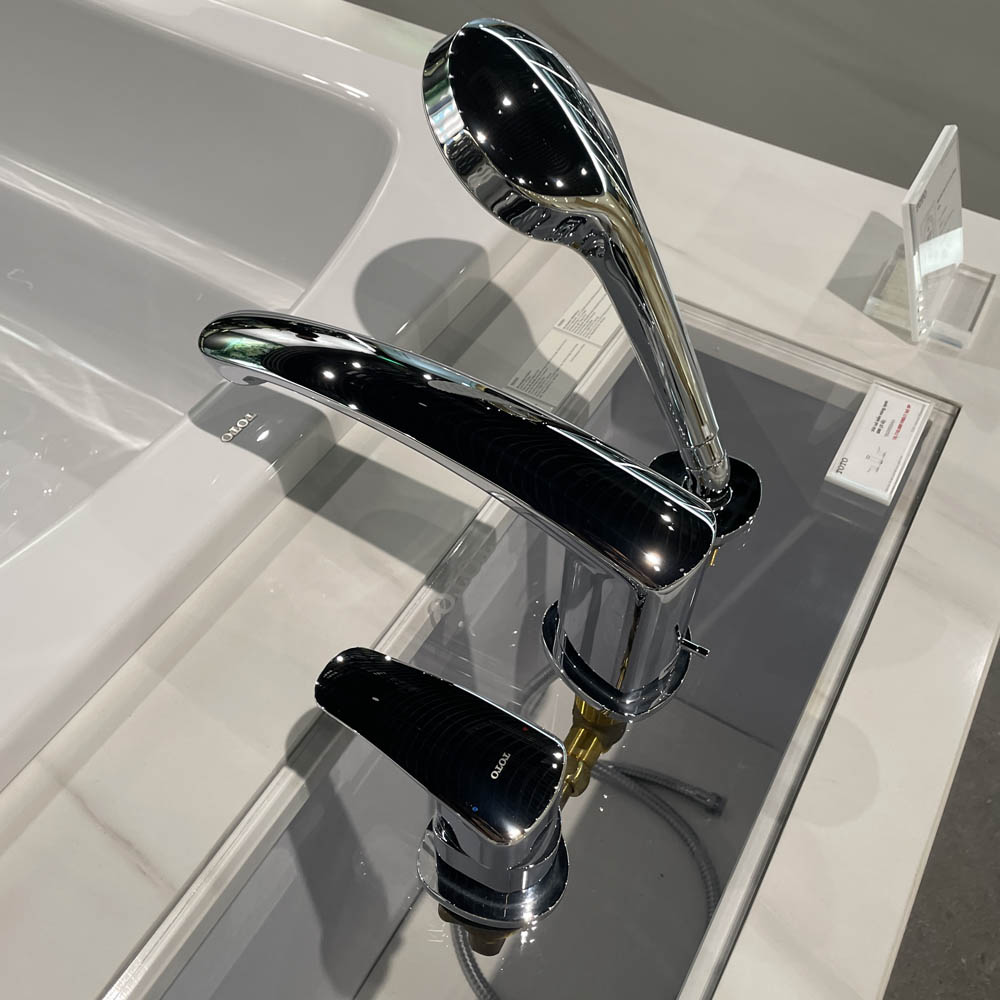 Vòi xả bồn tắm TOTO TBG09305AA nóng lạnh kèm tay sen - 11