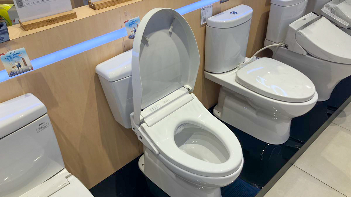 Nắp bồn cầu thông minh TOTO TCF24410AAA (W14) Washlet C5 - 5
