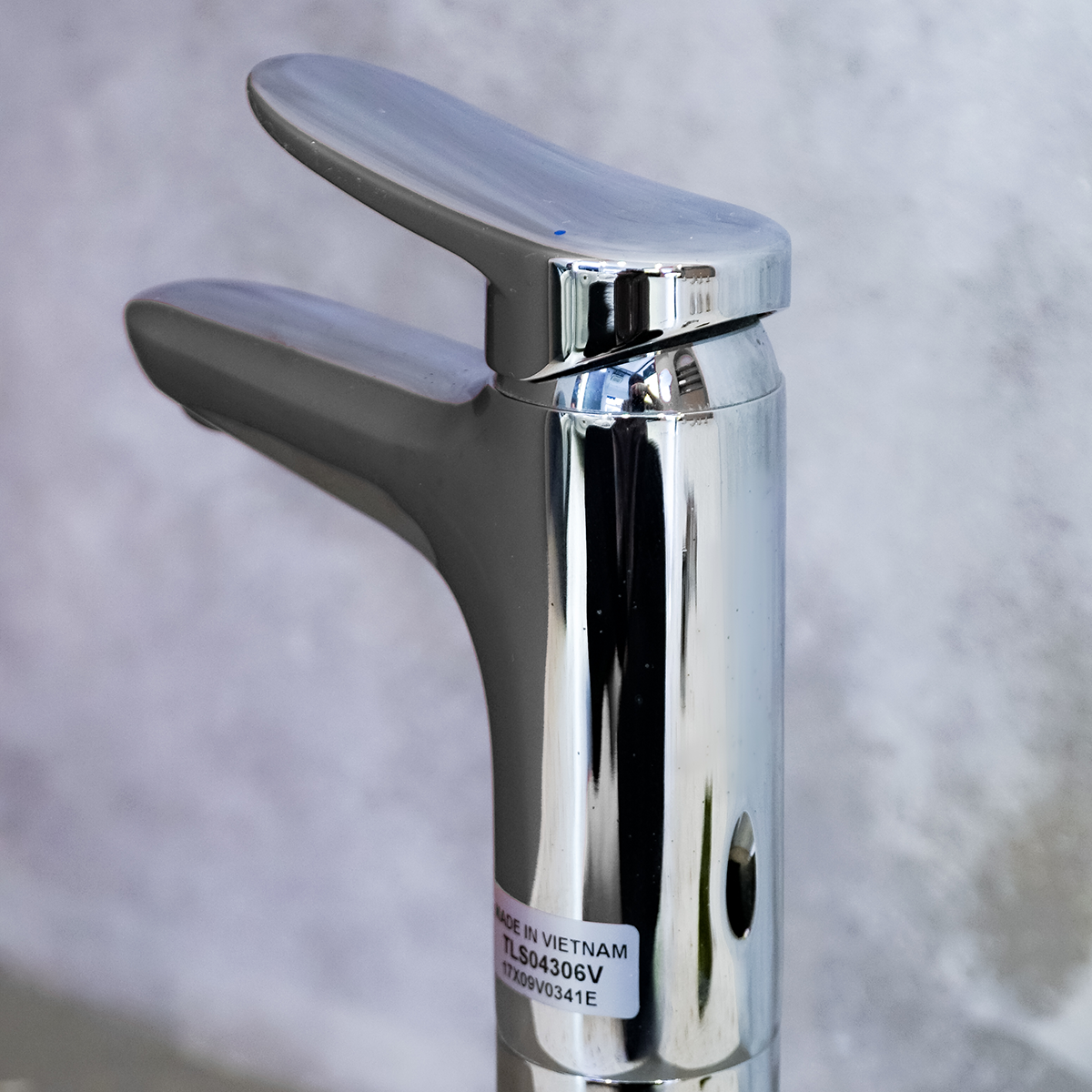 Vòi lavabo nóng lạnh LF TOTO TLS04306V - 3