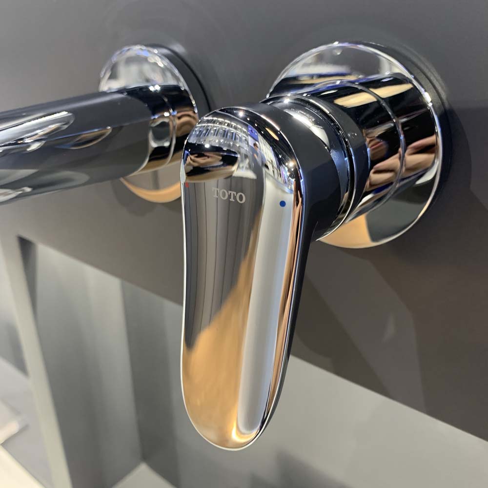Vòi lavabo nóng lạnh gắn tường LF TOTO TLS04308B - 6