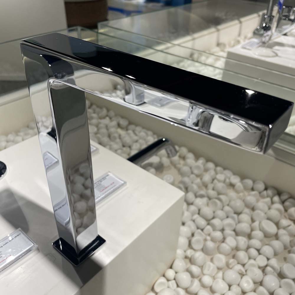 Vòi lavabo cảm ứng TOTO TLE25008A - 3