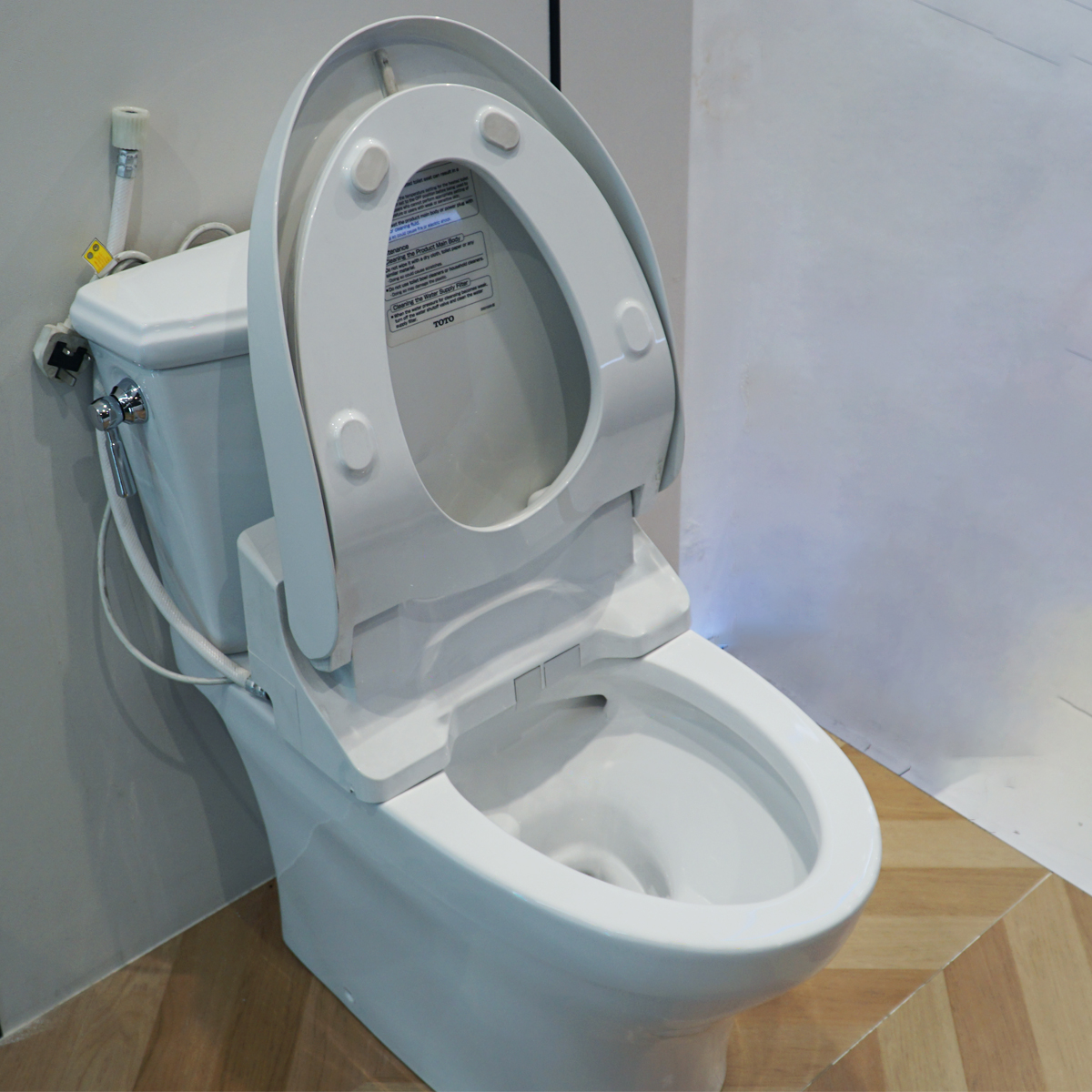 Bồn cầu TOTO nắp rửa điện tử CS986GW6 - 8