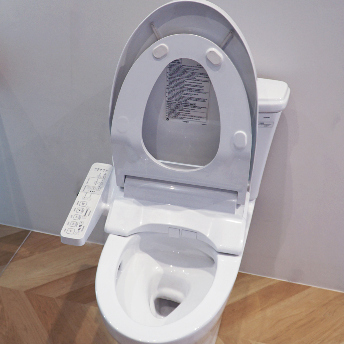 Bồn cầu TOTO CS986GW16 2 khối nắp điện tử Washlet C2 TCF23410AAA - 9