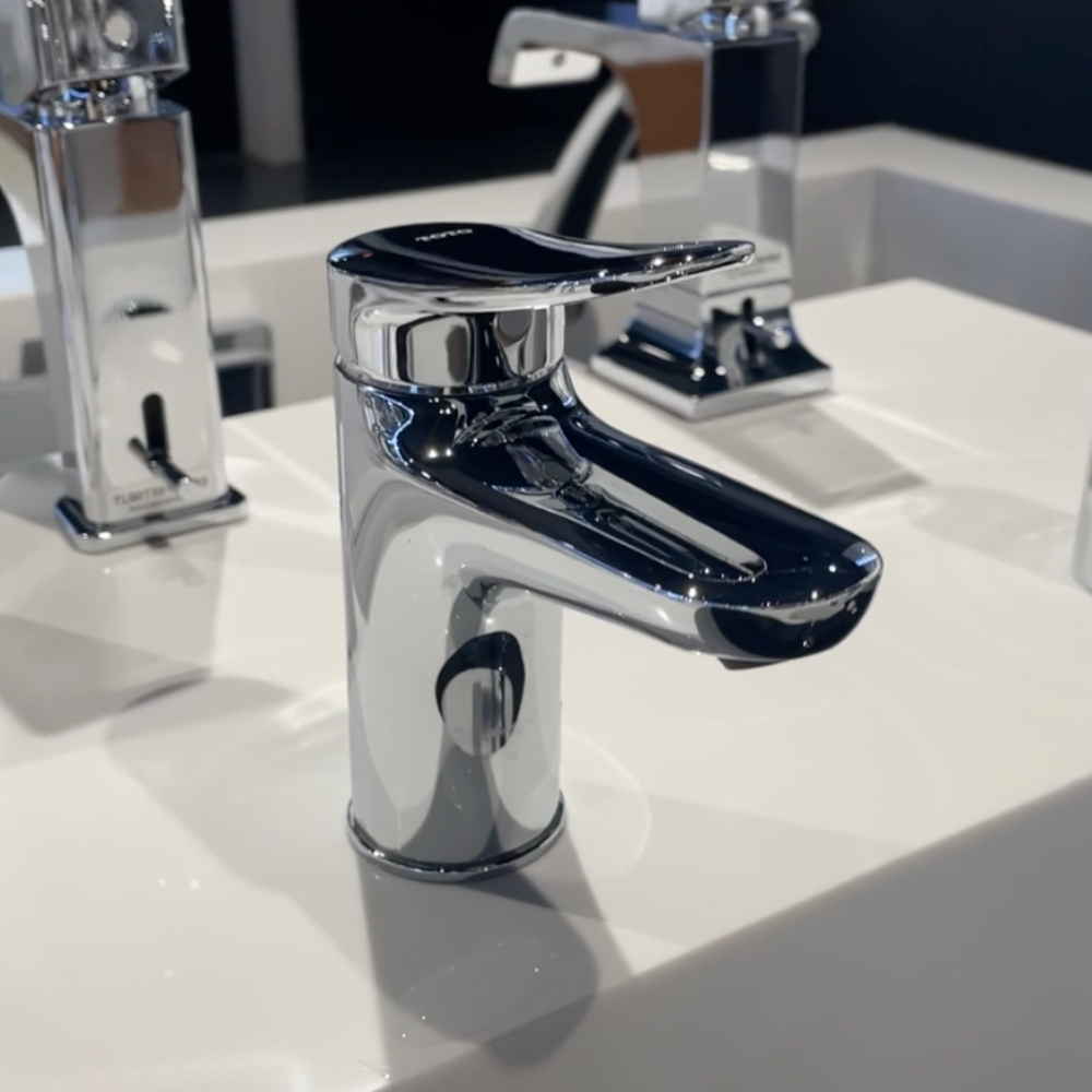 Vòi lavabo nóng lạnh LF TOTO TLS04301V - 4