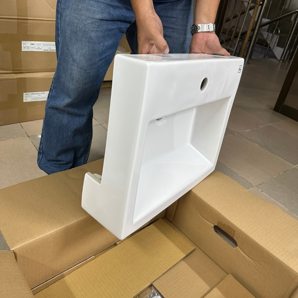 Chậu rửa mặt lavabo bán âm TOTO LT647CS - 6