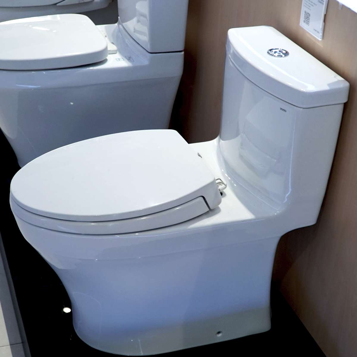 Bồn cầu 1 khối TOTO MS889DRT2 nắp đóng êm TC393VS - 2