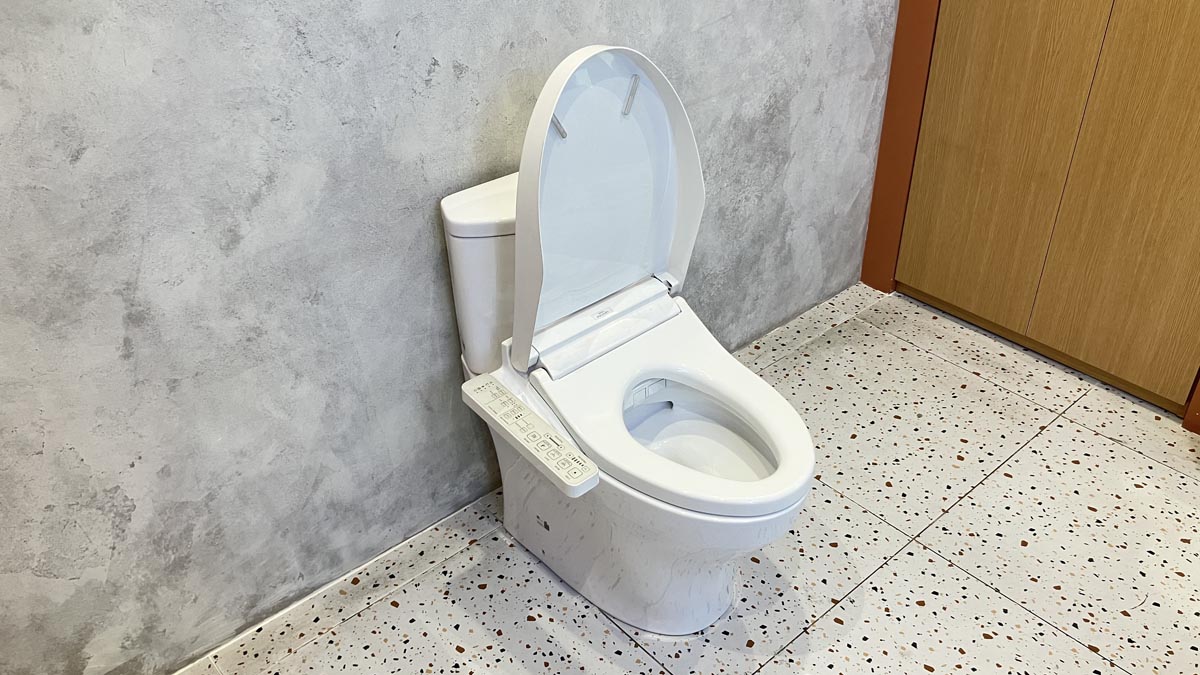 Bồn cầu TOTO CS838DW16 2 khối nắp điện tử Washlet C2 TCF23410AAA - 6