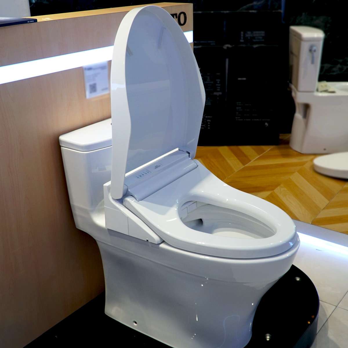 Bồn cầu TOTO MS885DW14 1 khối nắp điện tử Washlet C5 TCF24410AAA - 9