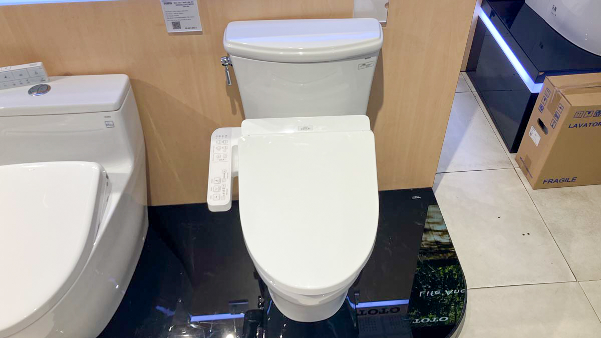 Bồn cầu TOTO CS986GW18 2 khối nắp điện tử TCF23710AAA Washlet C2 cơ bản - 4
