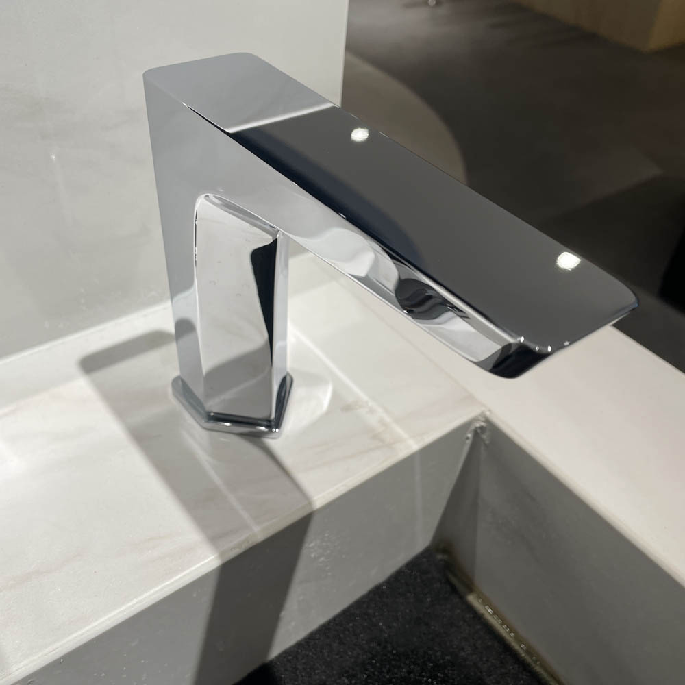 Vòi lavabo cảm ứng TOTO TLE20006A - 8