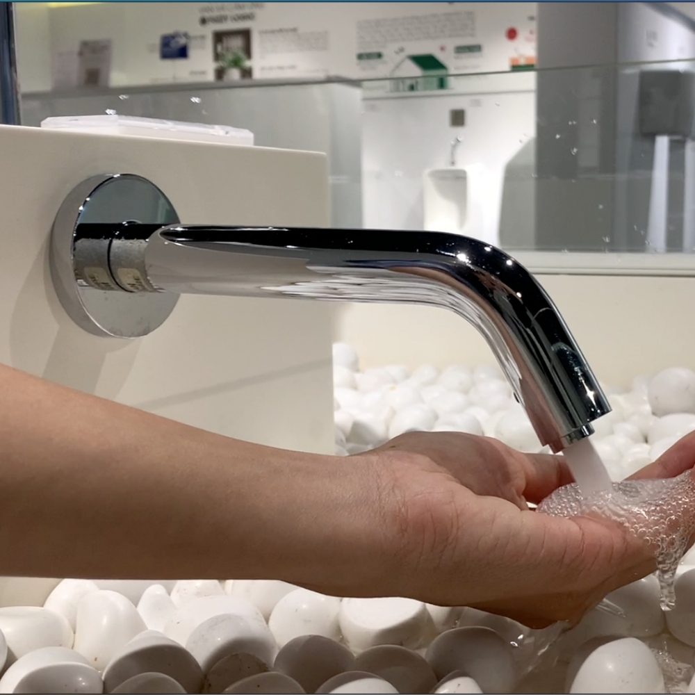 Vòi lavabo cảm ứng TOTO TLE26010A - 3