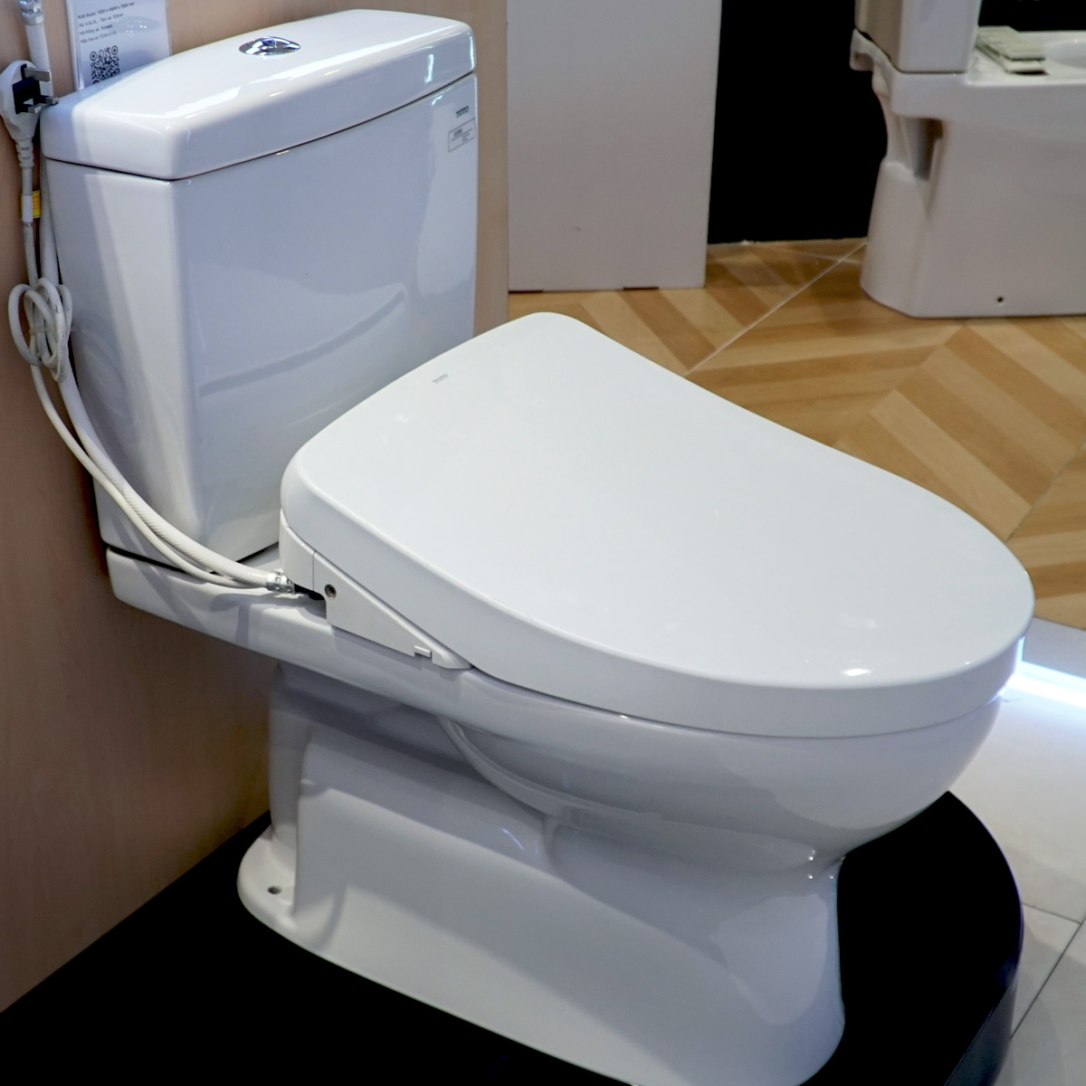 Bồn cầu TOTO CS320DRW11 2 khối nắp điện tử Washlet S7 TCF4911Z - 3