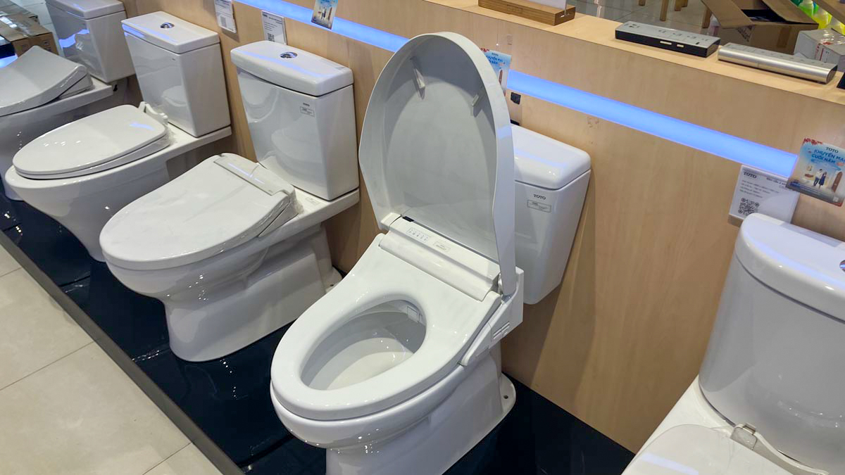 Nắp bồn cầu thông minh TOTO TCF24410AAA (W14) Washlet C5 - 4