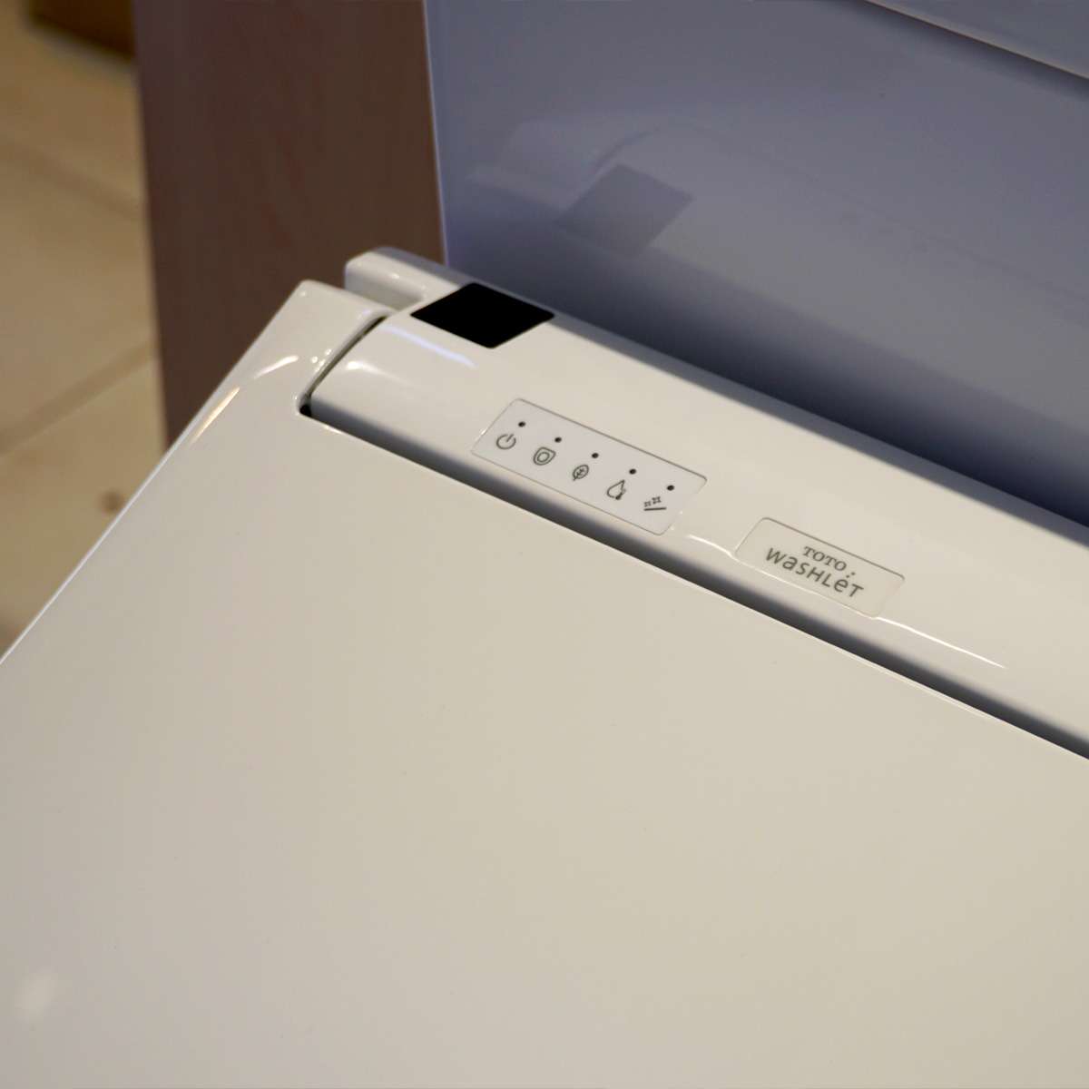 Bồn cầu TOTO CS302DW14 2 khối nắp điện tử Washlet C5 TCF24410AAA - 20