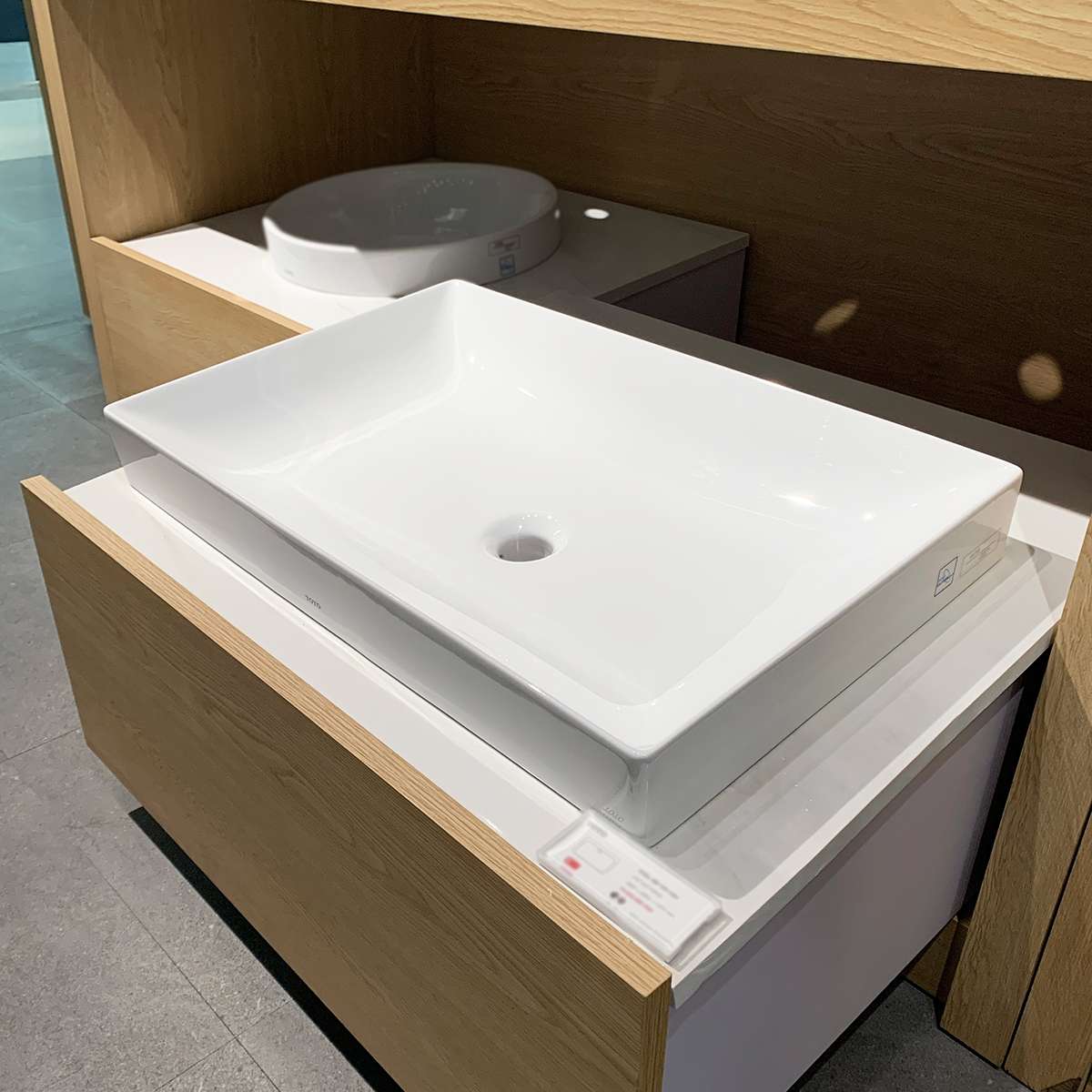 Chậu lavabo đặt bàn TOTO LT4716G19#XW (LT4716G19XW) trắng bóng vành mỏng Linear Ceram - 7