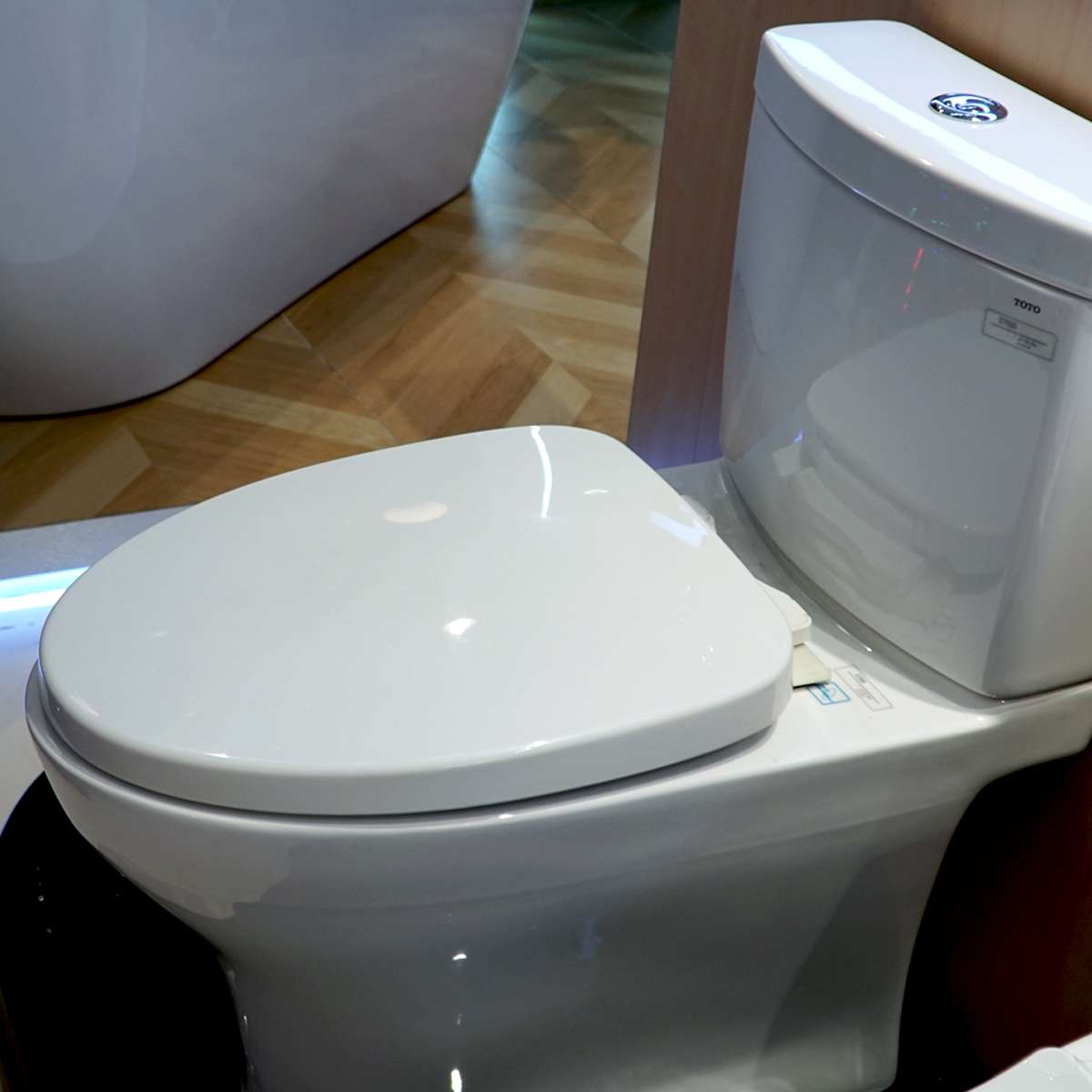 Bồn cầu 2 khối TOTO CS769DRT3 nắp đóng êm TC385VS - 3