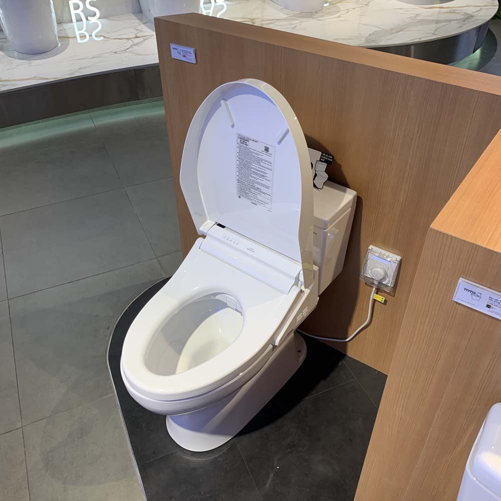 Bồn cầu TOTO CS302DW14 2 khối nắp điện tử Washlet C5 TCF24410AAA - 4