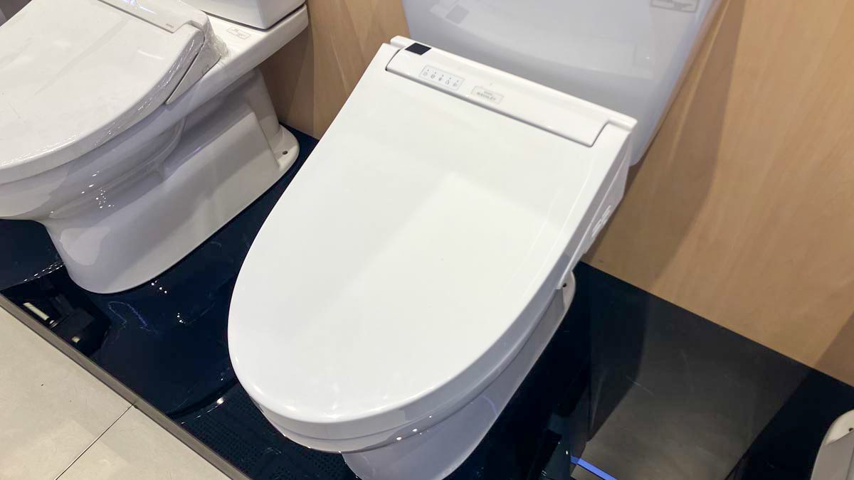 Nắp bồn cầu thông minh Washlet C5 TOTO TCF24460AAA (W15) dành cho bồn cầu giấu dây - 3