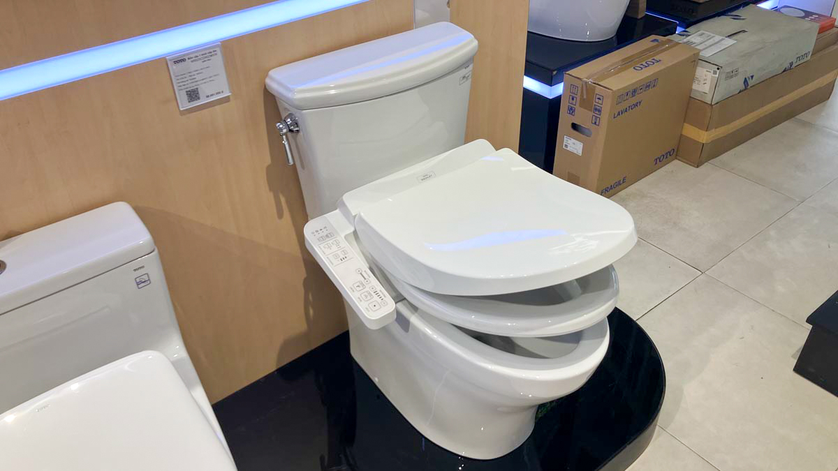 Bồn cầu TOTO CS986GW18 2 khối nắp điện tử TCF23710AAA Washlet C2 cơ bản - 13