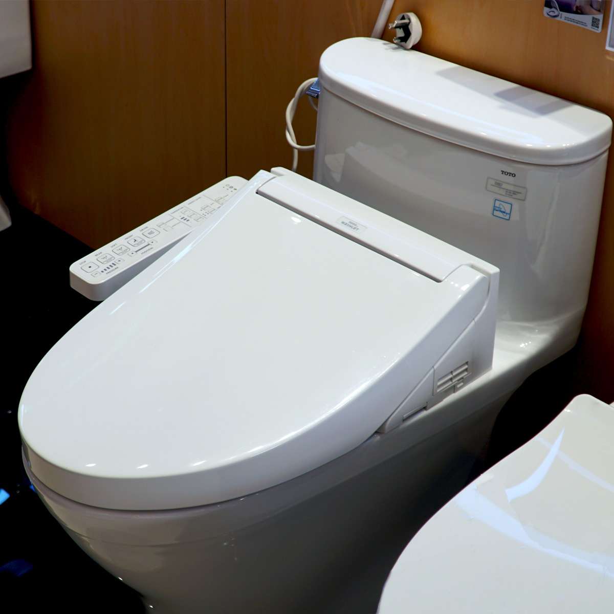 Bồn cầu TOTO MS887RW16 1 khối nắp điện tử Washlet C2 TCF23410AAA - 2