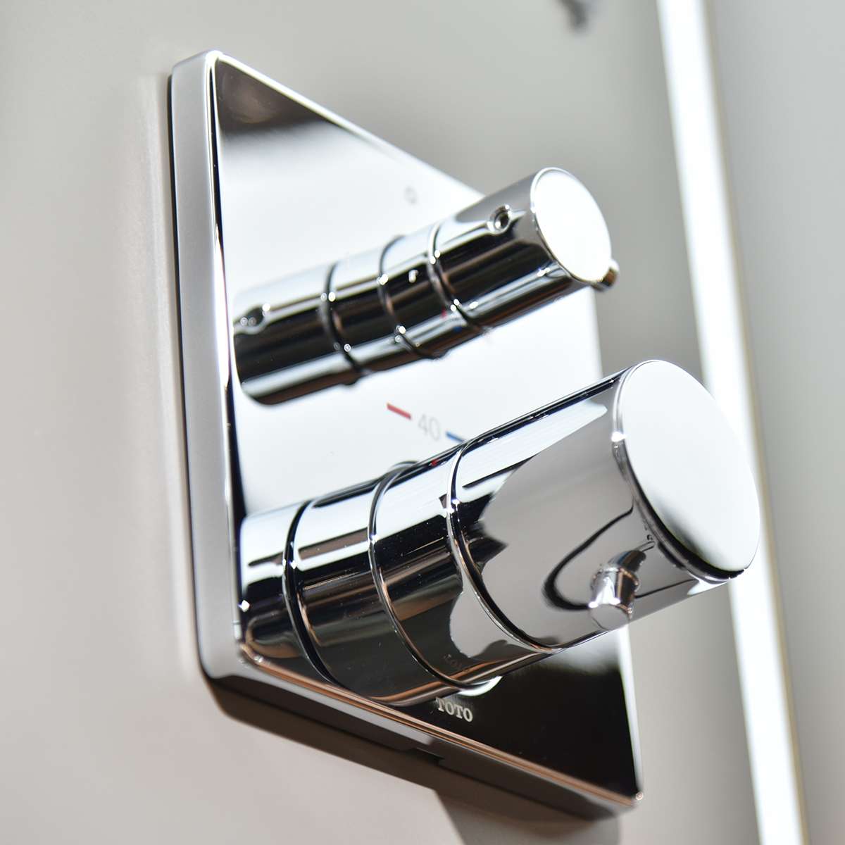 Van điều chỉnh nhiệt độ kèm van chuyển hướng (2đn) TOTO TBV02404B kèm phụ kiện âm tường TBN01001B - 4