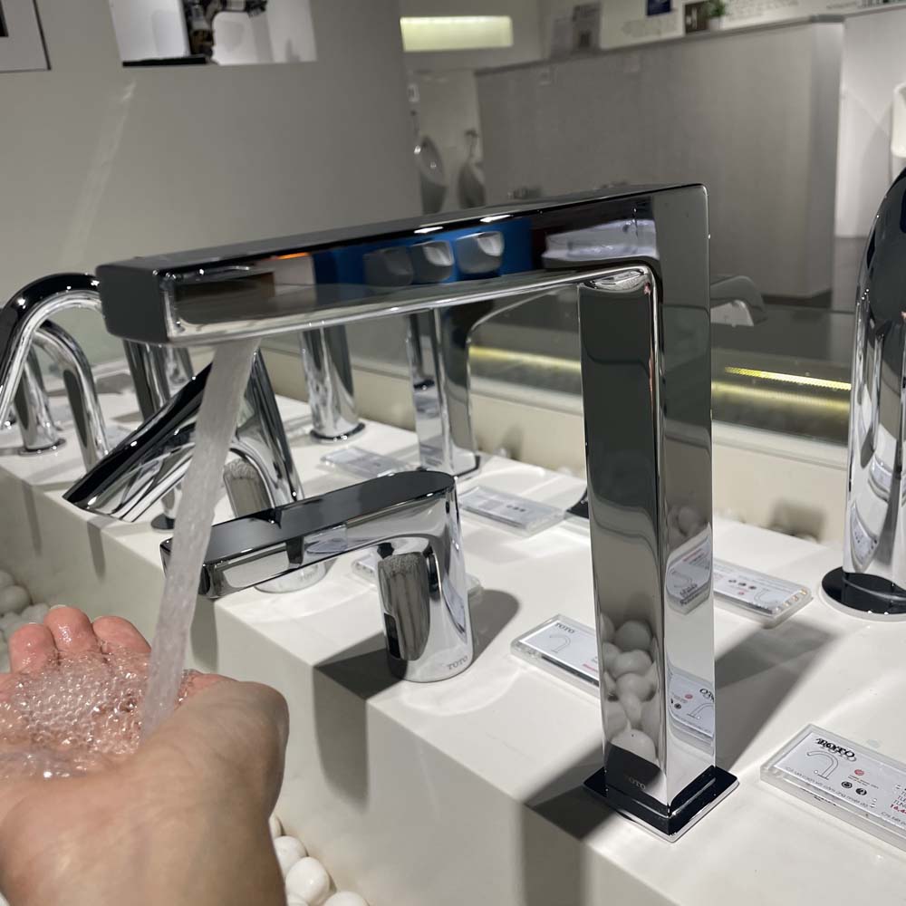 Vòi lavabo cảm ứng TOTO TLE25008A - 8