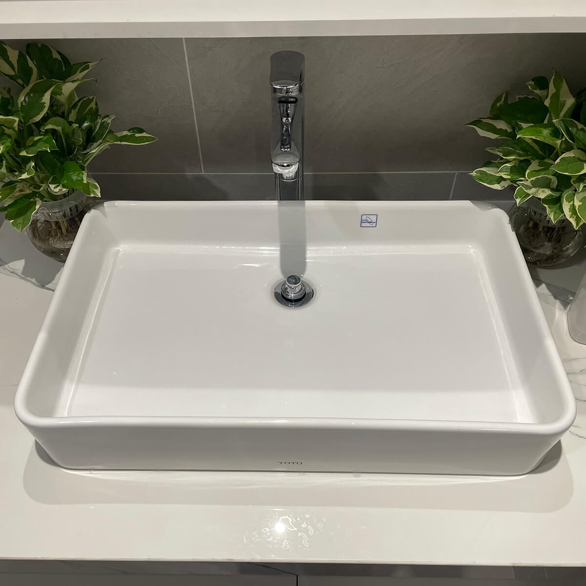 Chậu rửa lavabo đặt bàn TOTO LT952 - 13