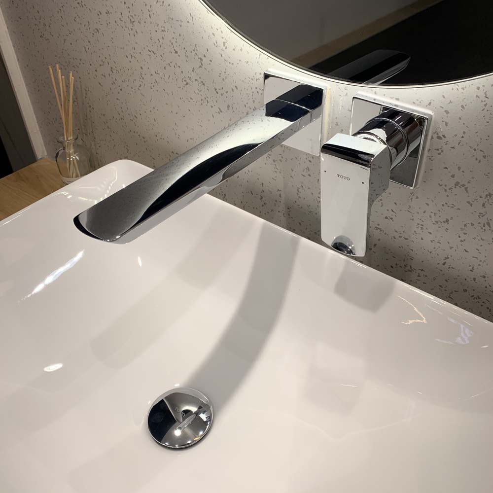 Vòi lavabo nóng lạnh TOTO TLG02311BB (TLG02311B) gắn tường GR Series - 4