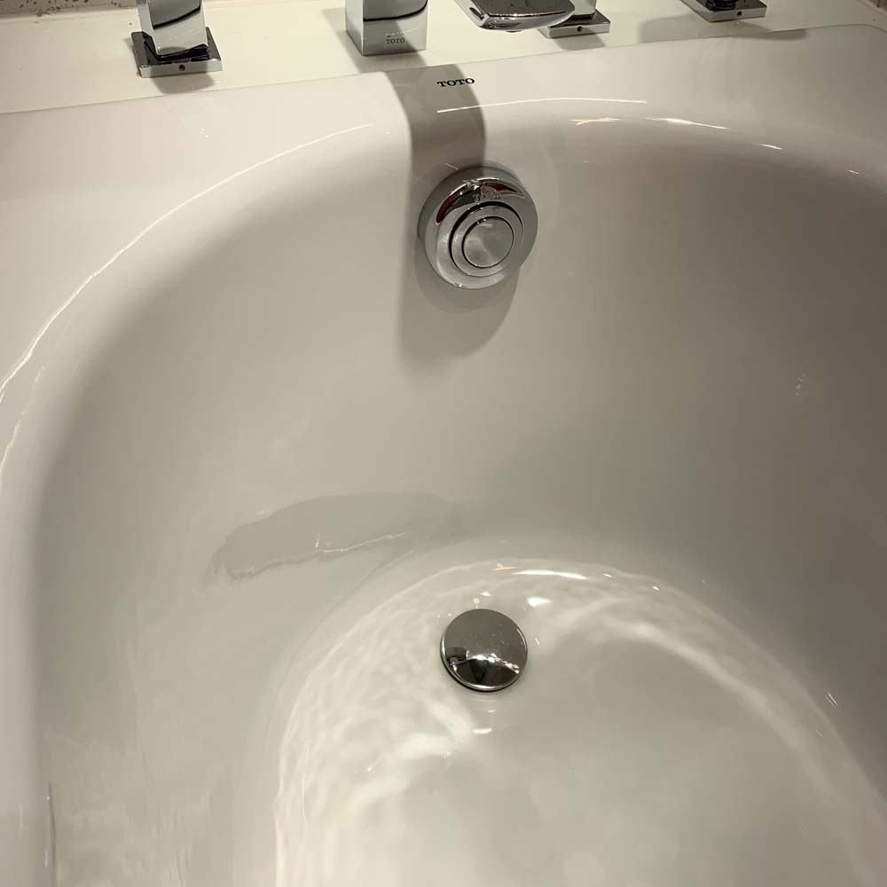Bồn tắm TOTO FBY1720NHPE#W TVBF412 DB505R-2B gang tráng men 1m7 tay vịn gồm bộ xả thải - 9