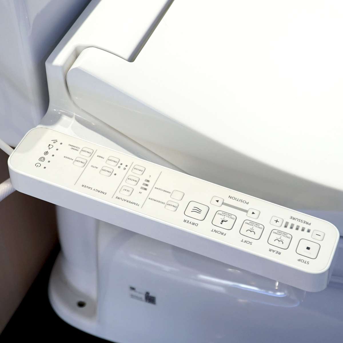 Bồn cầu TOTO CS302DW16 2 khối nắp điện tử Washlet C2 TCF23410AAA - 6