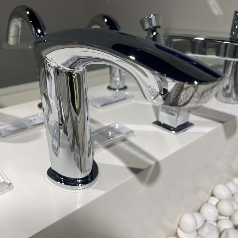 Vòi lavabo cảm ứng TOTO TLE22006A - 4