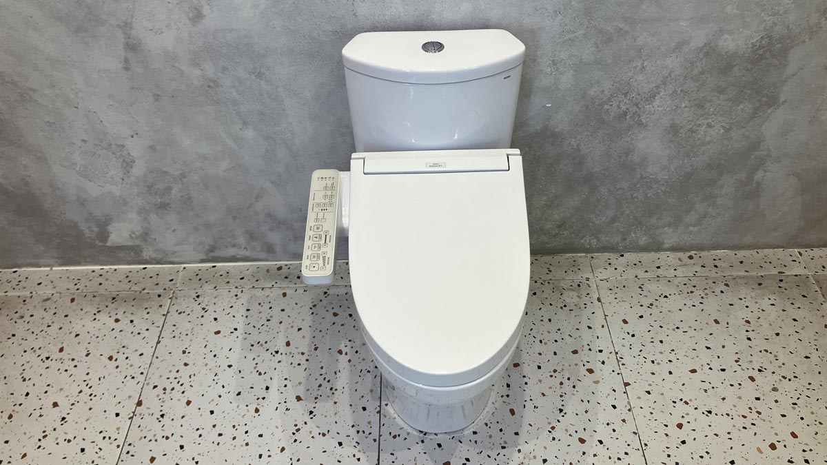 Bồn cầu TOTO CS838DW16 2 khối nắp điện tử Washlet C2 TCF23410AAA - 3
