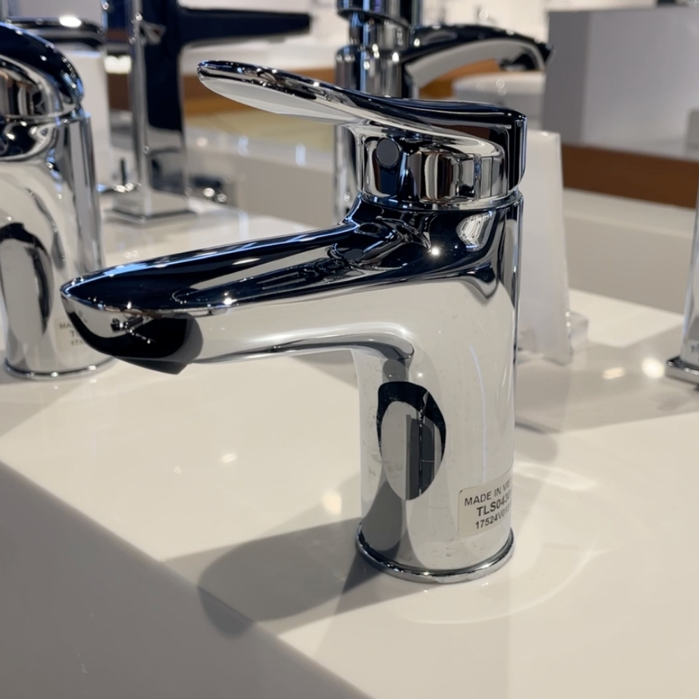 Vòi lavabo nóng lạnh LF TOTO TLS04301V - 2