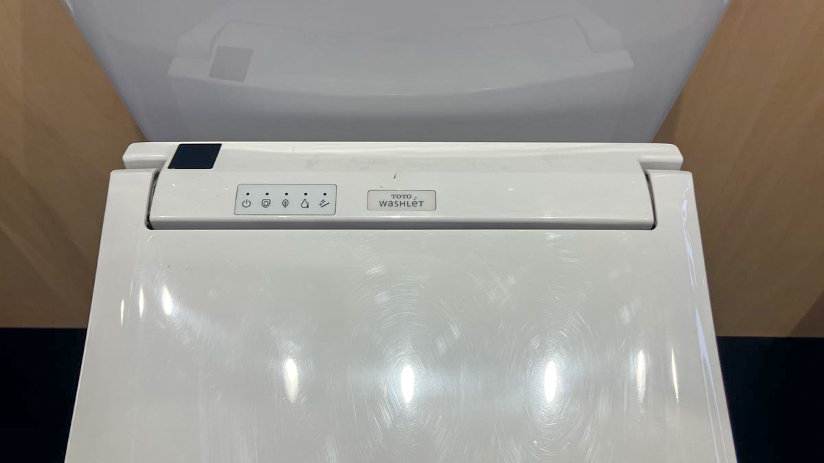 Nắp bồn cầu thông minh TOTO TCF24410AAA (W14) Washlet C5 - 8