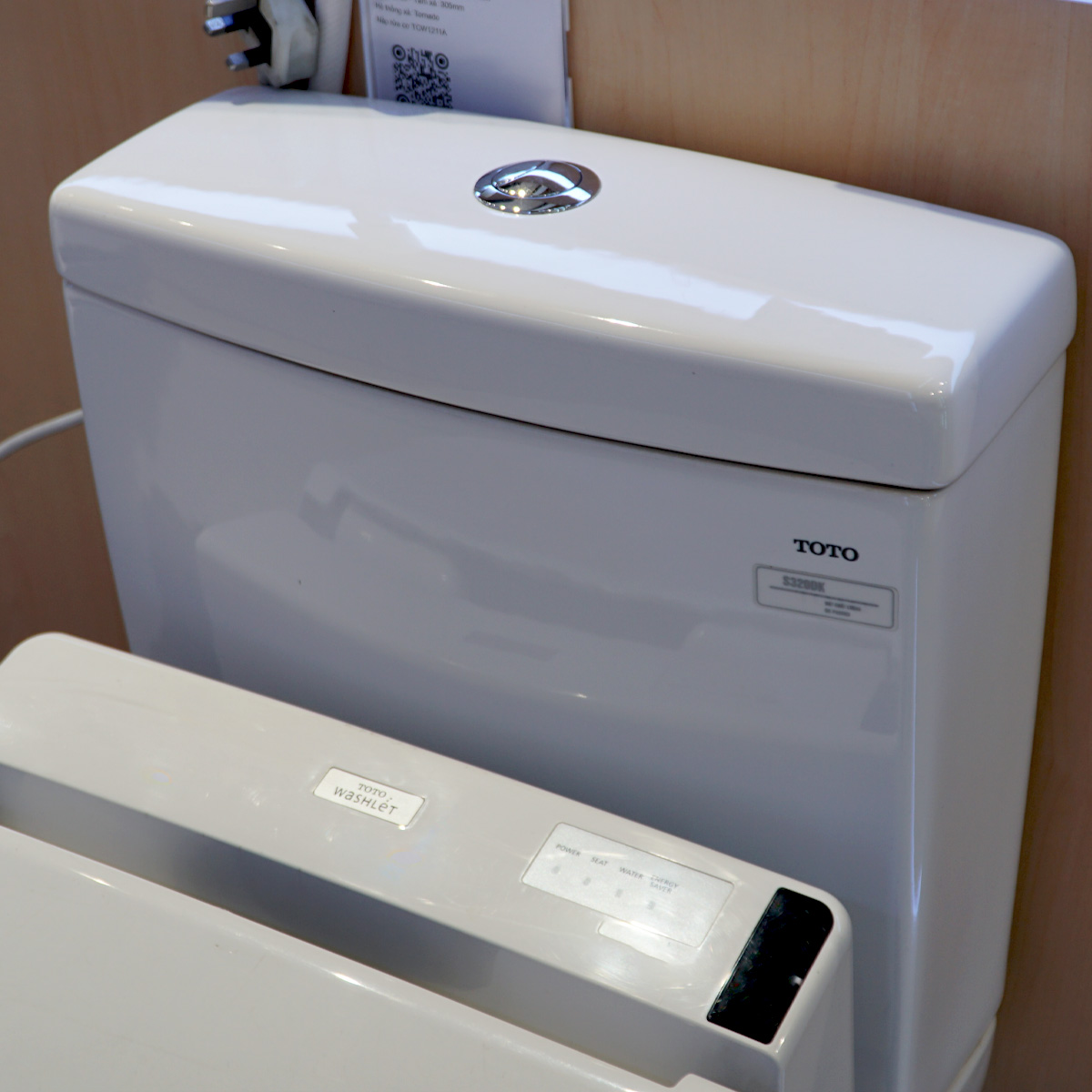 Bồn cầu nắp rửa điện tử TOTO CS320DRW6 - 4