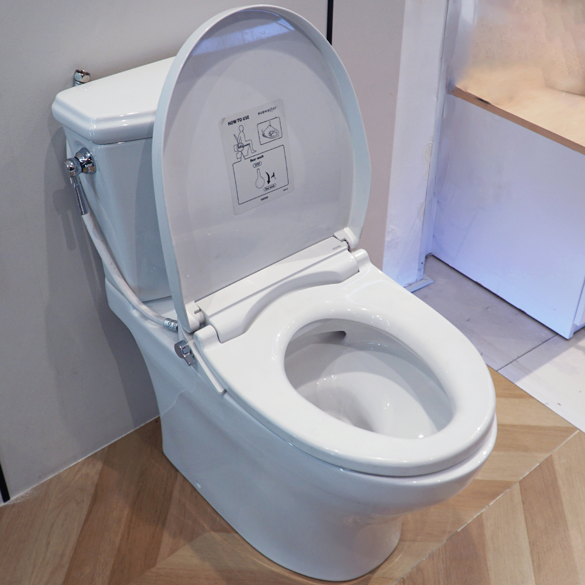 Bồn cầu TOTO CS986GE2 2 khối nắp rửa cơ TCW07S - 7