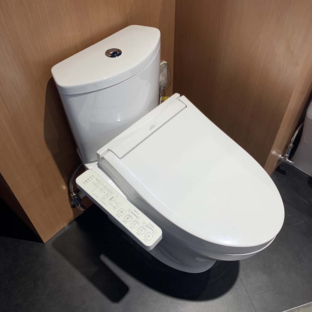 Bồn cầu TOTO CS838CDW17 2 khối nắp điện tử Washlet C2 TCF23460AAA giấu dây - 2