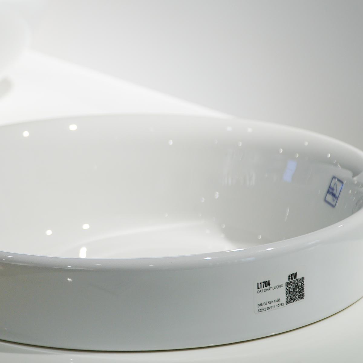Chậu rửa lavabo đặt bàn TOTO L1704 - 13