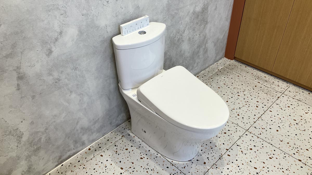 Bồn cầu TOTO CS838CDW23 2 khối nắp điện tử Washlet S7 TCF47360GAA giấu dây - 2